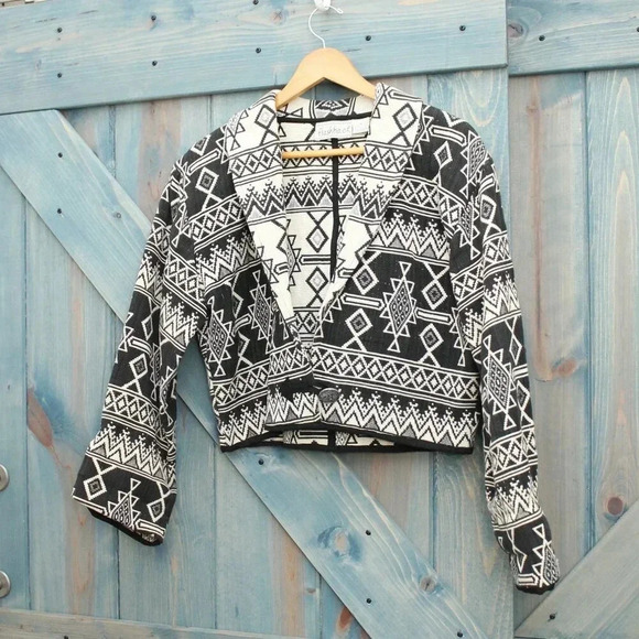 Vintage Flashback Black and White Southwest Tapestry Boho Jacket Bolero Size Med - Picture 2 of 9